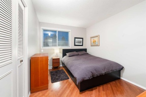 48 Thornwood Close Nw, Calgary, AB - Indoor Photo Showing Bedroom