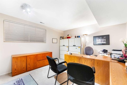 48 Thornwood Close Nw, Calgary, AB - Indoor Photo Showing Office