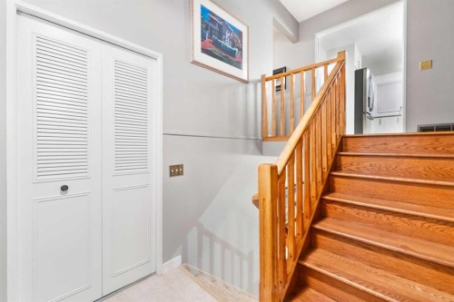 48 Thornwood Close Nw, Calgary, AB - Indoor Photo Showing Other Room