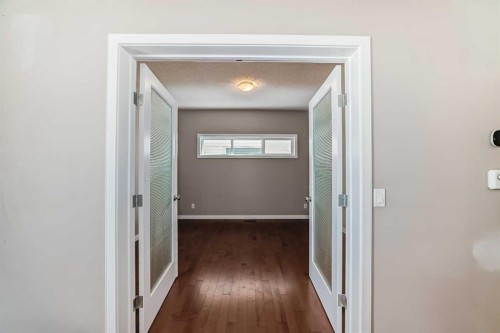 144 Reunion Grove Nw, Airdrie, AB - Indoor Photo Showing Other Room
