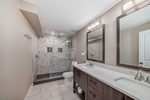 144 Reunion Grove Nw, Airdrie, AB - Indoor Photo Showing Bathroom