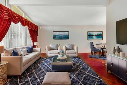 3224 Carol Drive Nw, Calgary, AB - Indoor Photo Showing Living Room