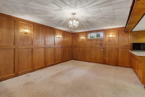 3224 Carol Drive Nw, Calgary, AB - Indoor Photo Showing Other Room