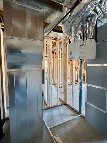 679 Anderson Close Nw, Diamond Valley, AB - Indoor