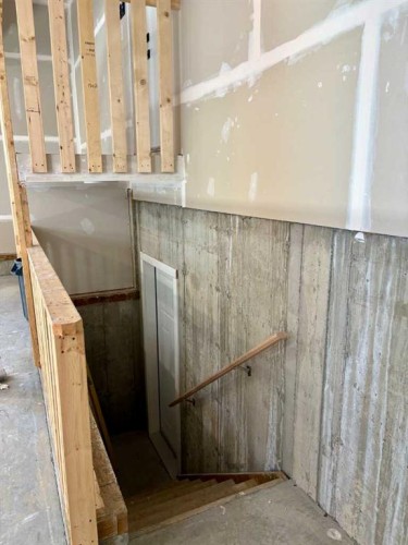 679 Anderson Close Nw, Diamond Valley, AB - Indoor