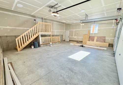 679 Anderson Close Nw, Diamond Valley, AB - Indoor