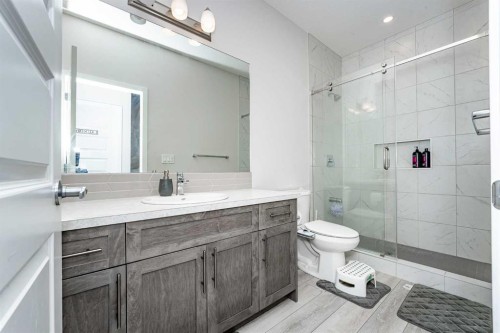 717 Windrow Manor Sw, Airdrie, AB - Indoor Photo Showing Bathroom