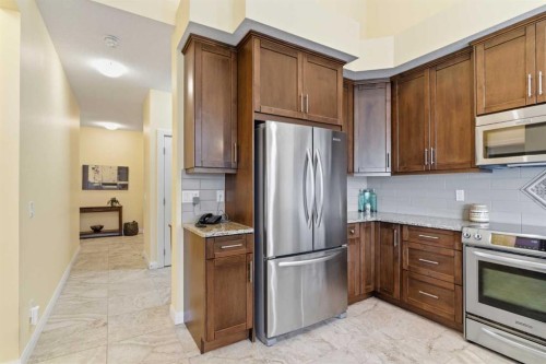171 Evanswood Circle Nw, Calgary, AB - Indoor Photo Showing Kitchen