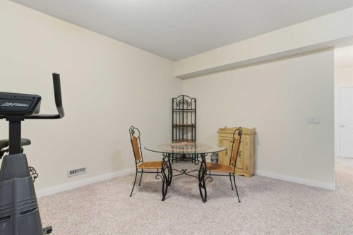 171 Evanswood Circle Nw, Calgary, AB - Indoor Photo Showing Other Room