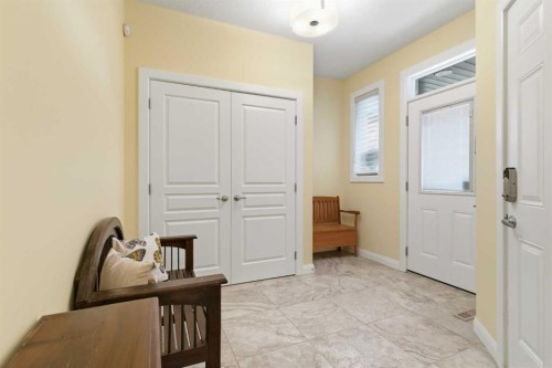 171 Evanswood Circle Nw, Calgary, AB - Indoor Photo Showing Other Room