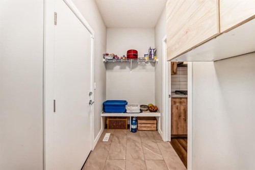 321 Carringvue Place Nw, Calgary, AB - Indoor