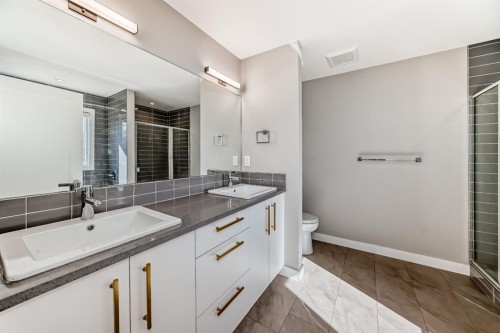 321 Carringvue Place Nw, Calgary, AB - Indoor Photo Showing Bathroom
