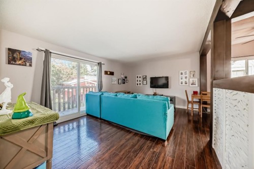 724D Raynard Crescent Se, Calgary, AB - Indoor Photo Showing Bedroom