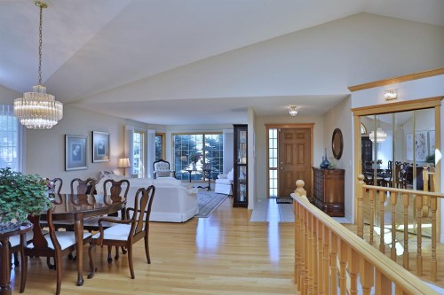 185 Hamptons Square Nw, Calgary, AB - Indoor Photo Showing Dining Room