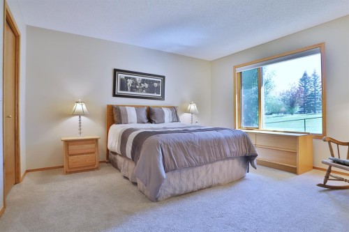 185 Hamptons Square Nw, Calgary, AB - Indoor Photo Showing Bedroom