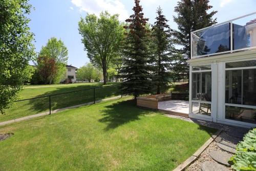 185 Hamptons Square Nw, Calgary, AB - Outdoor