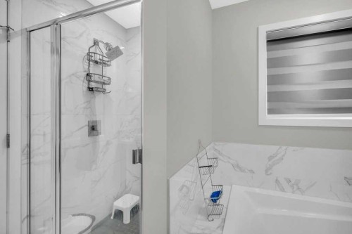 749 Windrow Manor Sw, Airdrie, AB - Indoor Photo Showing Bathroom