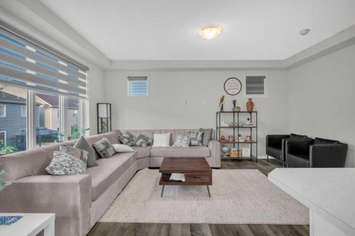 749 Windrow Manor Sw, Airdrie, AB - Indoor Photo Showing Living Room