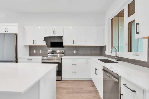 404-85 Sage Hill Heights Nw, Calgary, AB - Indoor Photo Showing Kitchen