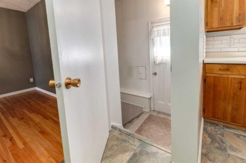 244 Maple Court Crescent Se, Calgary, AB - Indoor Photo Showing Other Room