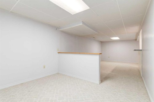 244 Maple Court Crescent Se, Calgary, AB - Indoor