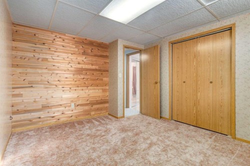 244 Maple Court Crescent Se, Calgary, AB - Indoor Photo Showing Other Room