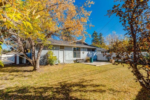 244 Maple Court Crescent Se, Calgary, AB - Outdoor