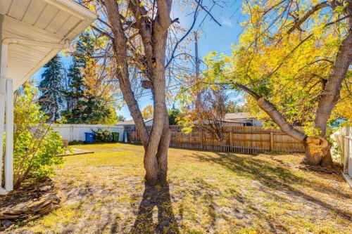 244 Maple Court Crescent Se, Calgary, AB - Outdoor