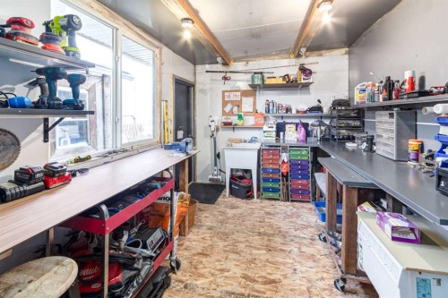 431-3223 83 Street Nw, Calgary, AB 