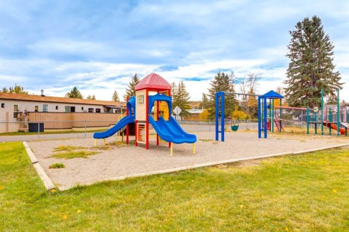 431-3223 83 Street Nw, Calgary, AB 