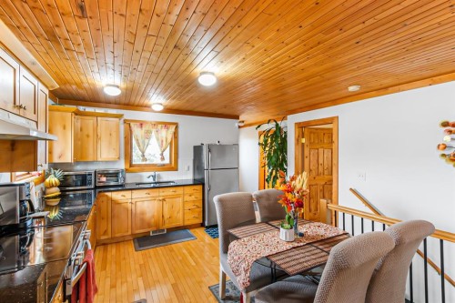 2018 24 Avenue, Didsbury, AB - Indoor Photo Showing Dining Room