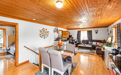 2018 24 Avenue, Didsbury, AB - Indoor