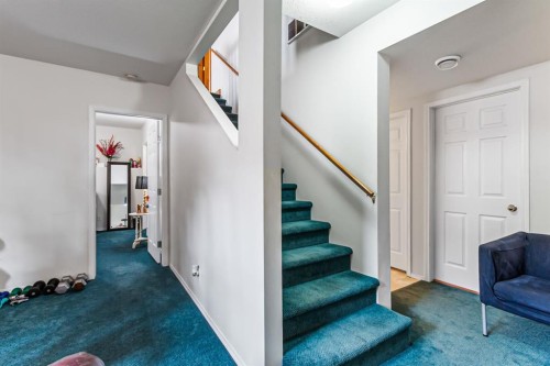 2018 24 Avenue, Didsbury, AB - Indoor Photo Showing Other Room