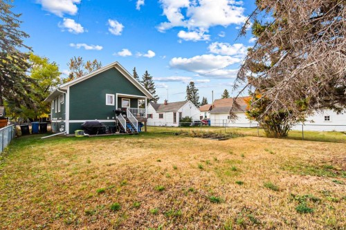 2018 24 Avenue, Didsbury, AB - Outdoor
