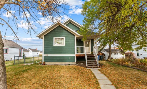 2018 24 Avenue, Didsbury, AB - Outdoor