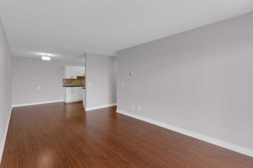 204-3606 Erlton Court Sw, Calgary, AB - Indoor Photo Showing Other Room