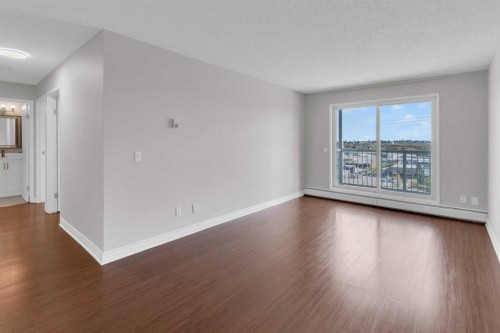 204-3606 Erlton Court Sw, Calgary, AB - Indoor Photo Showing Other Room