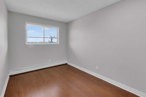 204-3606 Erlton Court Sw, Calgary, AB - Indoor Photo Showing Other Room