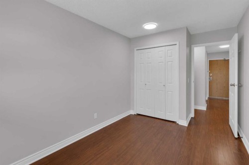 204-3606 Erlton Court Sw, Calgary, AB - Indoor Photo Showing Other Room