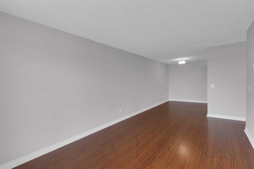 204-3606 Erlton Court Sw, Calgary, AB - Indoor Photo Showing Other Room
