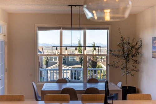 27 Sunset Park, Cochrane, AB - Indoor Photo Showing Dining Room