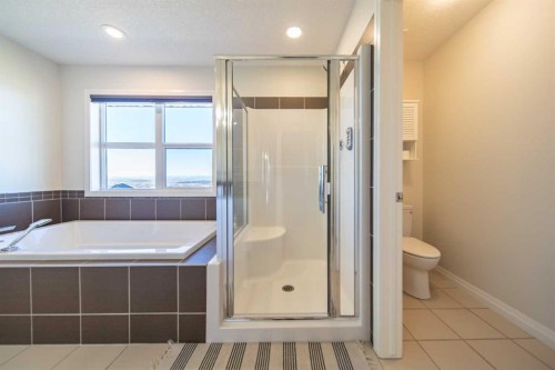 27 Sunset Park, Cochrane, AB - Indoor Photo Showing Bathroom