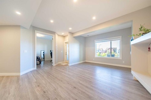 27 Sunset Park, Cochrane, AB - Indoor Photo Showing Other Room