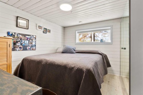 2168 Hwy 587  # 10, Rural Red Deer County, AB - Indoor Photo Showing Bedroom