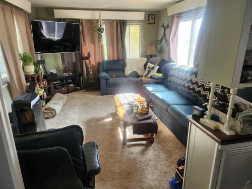 2168 Hwy 587  # 10, Rural Red Deer County, AB - Indoor Photo Showing Living Room