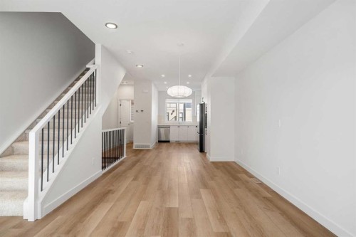302-550 Seton Circle Se, Calgary, AB - Indoor Photo Showing Other Room