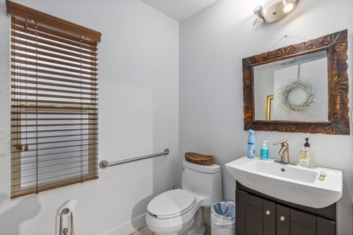 2032 34 Avenue Sw, Calgary, AB 