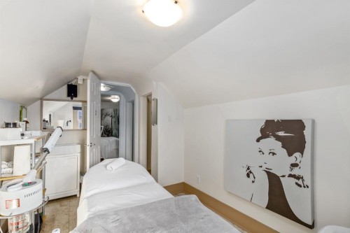 2032 34 Avenue Sw, Calgary, AB 