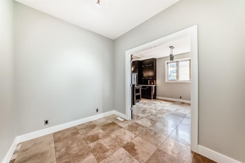 2428 31 Avenue Sw, Calgary, AB - Indoor Photo Showing Other Room