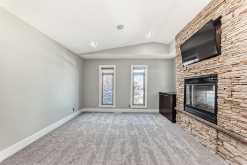 2428 31 Avenue Sw, Calgary, AB - Indoor With Fireplace